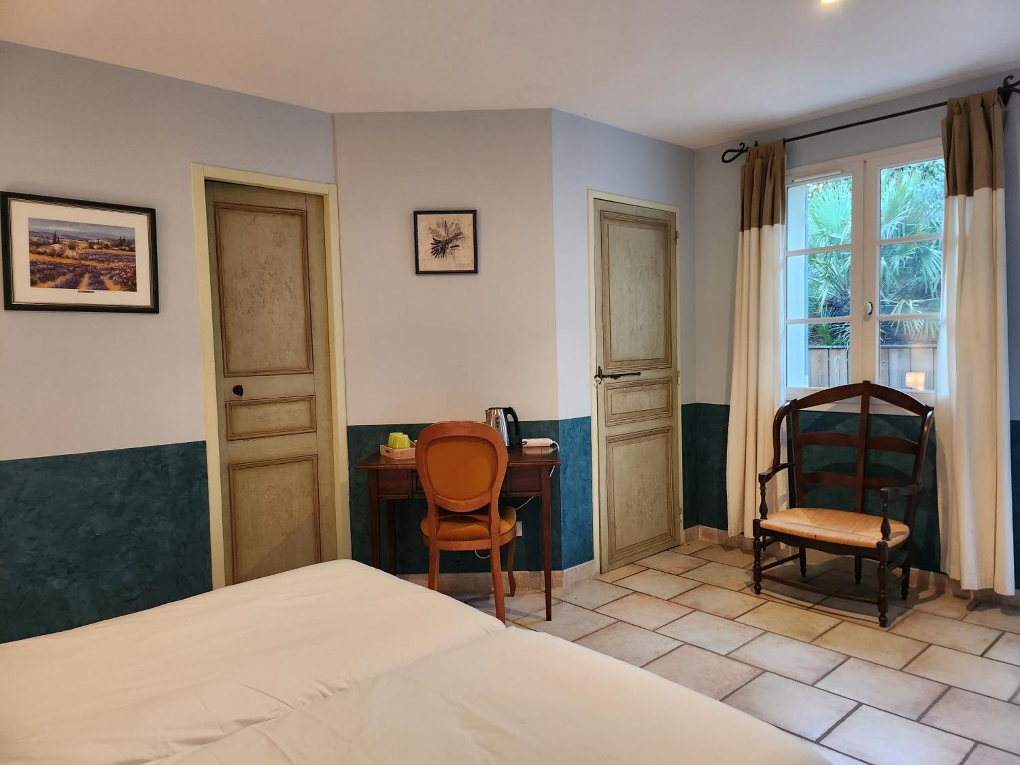 Bed and Breakfast Domaine Les Gendalis Saint-Saturnin-lès-Avignon Exteriér fotografie