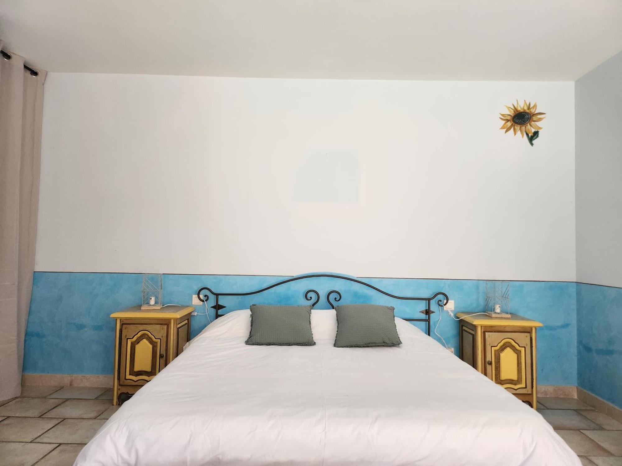 Bed and Breakfast Domaine Les Gendalis Saint-Saturnin-lès-Avignon Exteriér fotografie