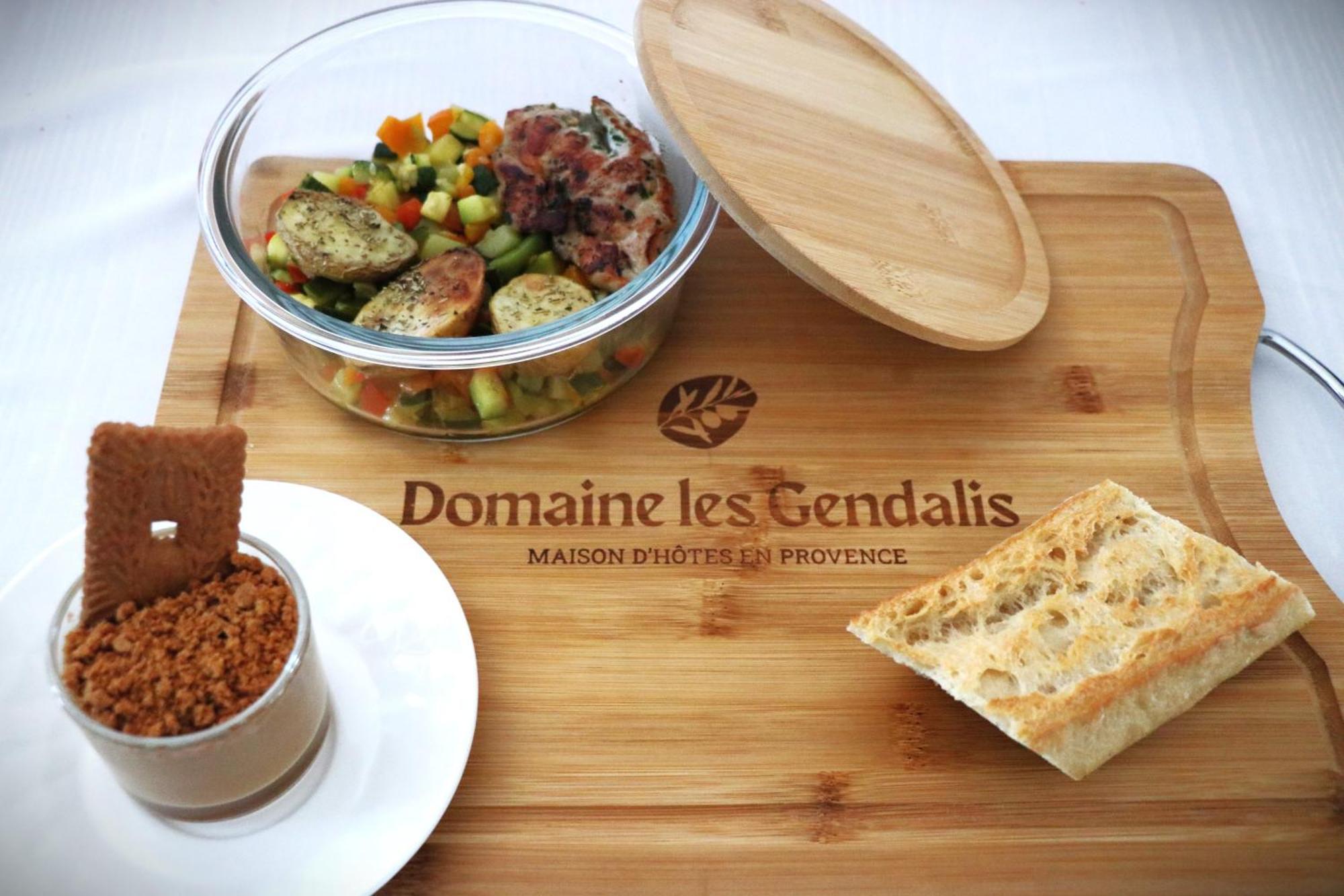 Bed and Breakfast Domaine Les Gendalis Saint-Saturnin-lès-Avignon Exteriér fotografie
