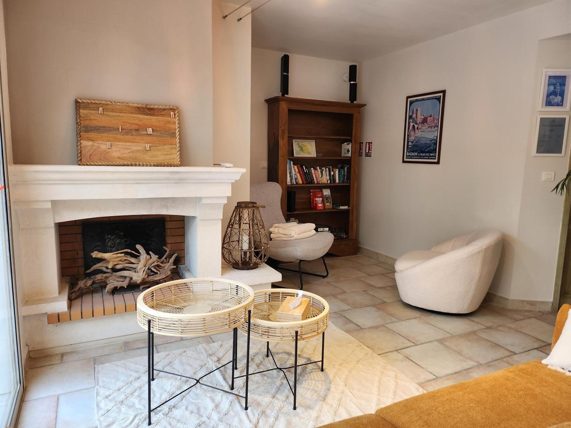 Bed and Breakfast Domaine Les Gendalis Saint-Saturnin-lès-Avignon Exteriér fotografie