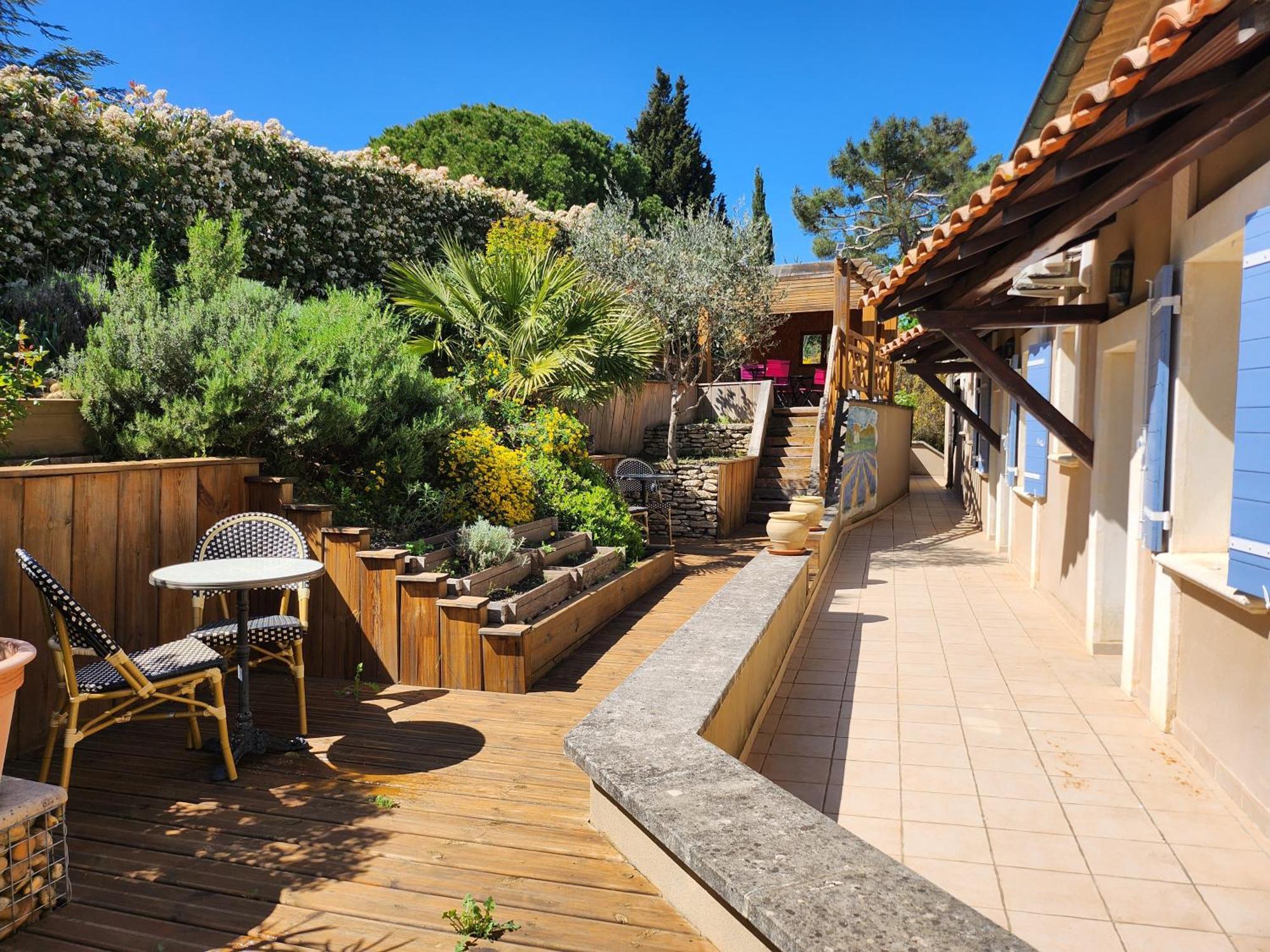 Bed and Breakfast Domaine Les Gendalis Saint-Saturnin-lès-Avignon Exteriér fotografie