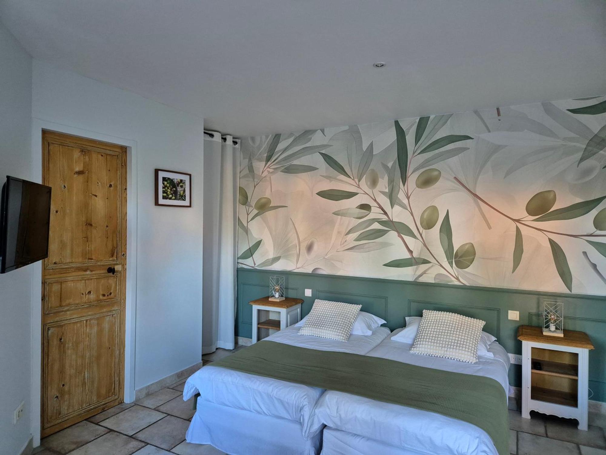 Bed and Breakfast Domaine Les Gendalis Saint-Saturnin-lès-Avignon Exteriér fotografie